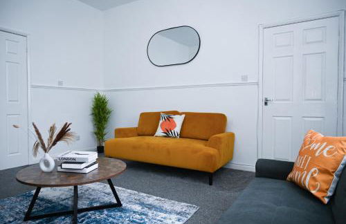 Contractor-Friendly 3Bed & Holiday Let - Walk to Metro - Free Driveway Parking, Sleeps 6 - Close to City Centre - Foto 3