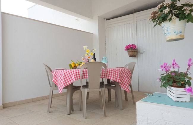 Trulli-style Chalet Near Forest Walks - Photo 31