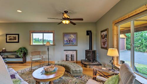 Cabin with Porch and View about 19 Mi to West Glacier - Foto 4