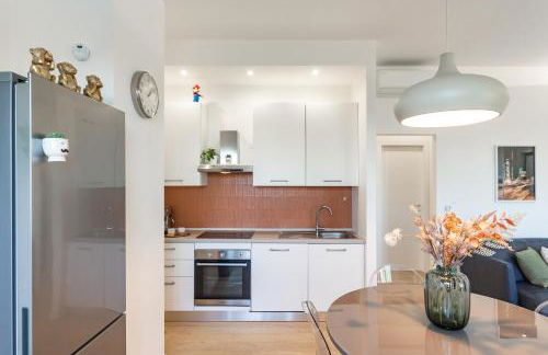 New Collection - Apartment Suite with Terrace - Isola District near Metro - Foto 10