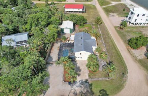 Pet-Friendly Bay View Home w/ Screened Pool Near Lighthouse - Foto 2
