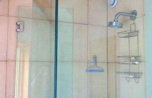 Beautiful Two-Bedroom Cabin Rental Set in the Forests of the Berkshires, Massachusetts - Foto 25