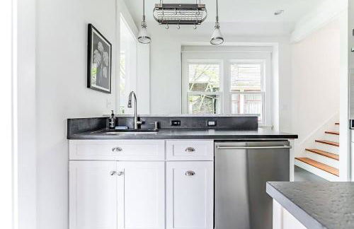 Charming Urban Retreat Elegant Home in Cap Hill - Foto 13