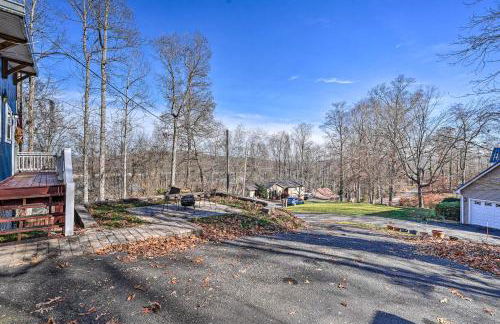 Gray Home with View of Boone Lake and Fire Pit! - Foto 28