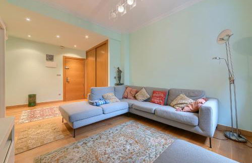 Encanto y Confort en Calle Epalza - Tu Familia en el Corazón de Bilbao - Foto 1