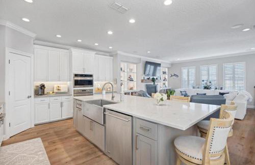 Stunning Beach Getaway - Steps to Ocean - Foto 15