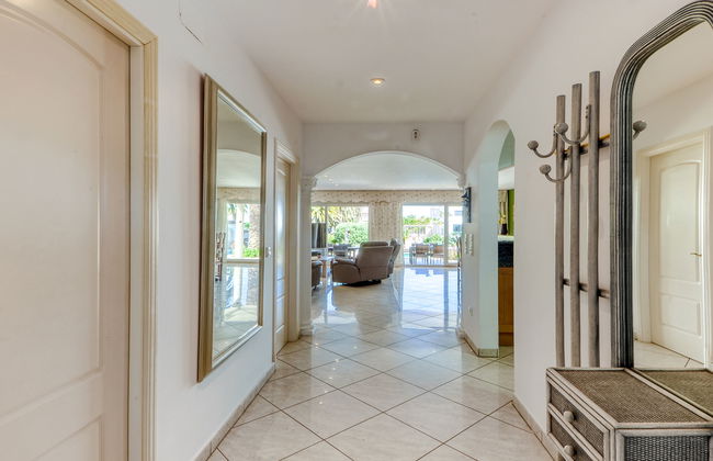 4 bedroom House in Castelló d'Empúries with private pool and garden - Photo 15