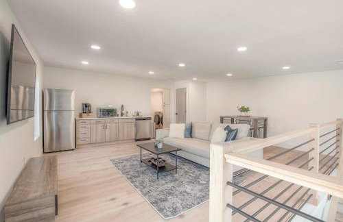 Sunflower Suite Modern Loft with Skyline Views - Foto 28