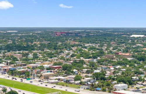 Stunning Tampa Stay Prime Location & Comfort! - Foto 56