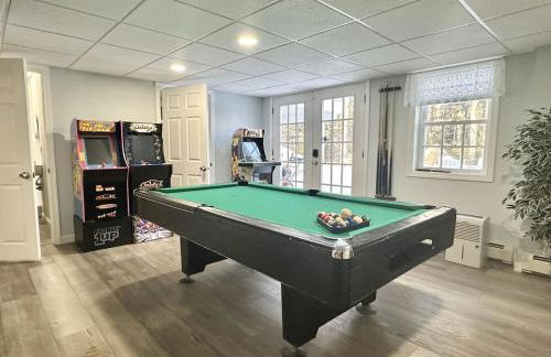 5BR Waterfront Hot Tub Kids Playscape Pets Family Compound! - Foto 2