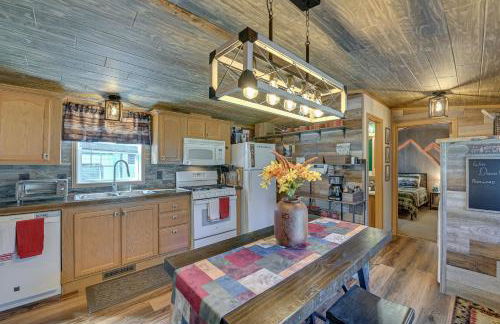 Northville Cabin with Fire Pit, 4 Mi to Boat Ramp! - Foto 10