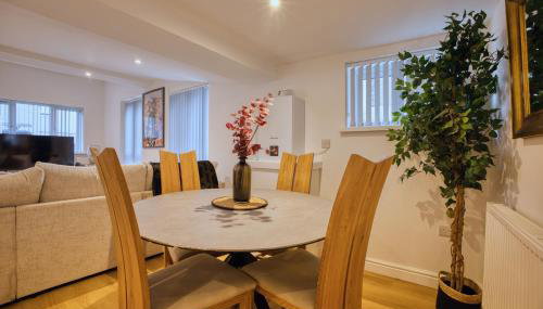 Contractor Stay Sleeps 4 - Large Living Space - Parking - Bridgwater - Foto 5