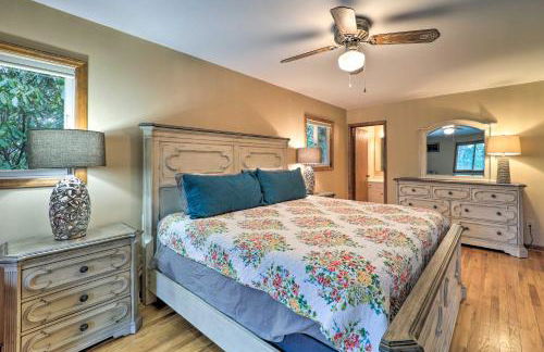 Pool and Lake Access Mtn-View Cottage in Newland - Foto 14