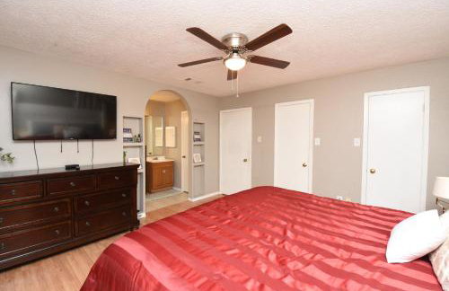 10 Minutes from IAH and Mall, Newly Rehabbed - Foto 50