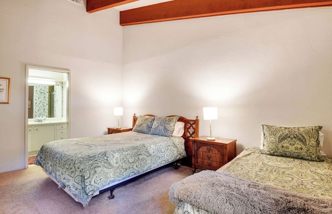 Waters Edge Escape Patio w/ Bbq, Near Beach - Foto 2