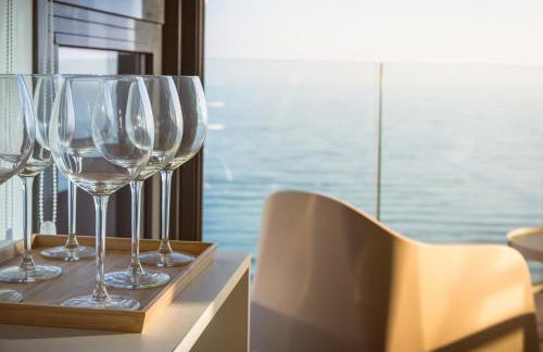 Modern sea front jacuzzi Blue Sky - Photo 14