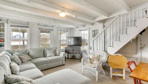 Charming Westbrook Cottage, Steps to Private Beach - Foto 1