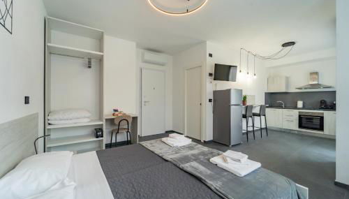 Da Cichin - Free Parking, Wi-Fi & AC - Vicino all'Ospedale Carle di Cuneo - Foto 3, towels, stove, wardrobe