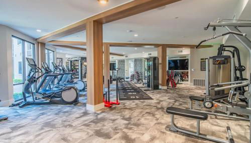 Spacious 2BR Uptown Biltmore Gym Pool Parking WD - Foto 3