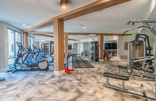 Spacious 2BR Uptown Biltmore Gym Pool Parking WD - Foto 3