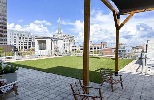 Stylish Downtown High-Rise - 2BD - Foto 20