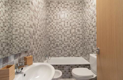 C88 - Deluxe Apartment Downtown with Pool and Parking - Foto 20