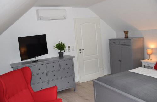 Superior - Ferienhaus am Engelsbach mit Garten und Pool - Foto 12