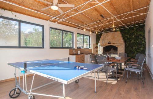 Luxury Villa Kristina with Heated Pool near Omis for 12 Guests - Foto 49