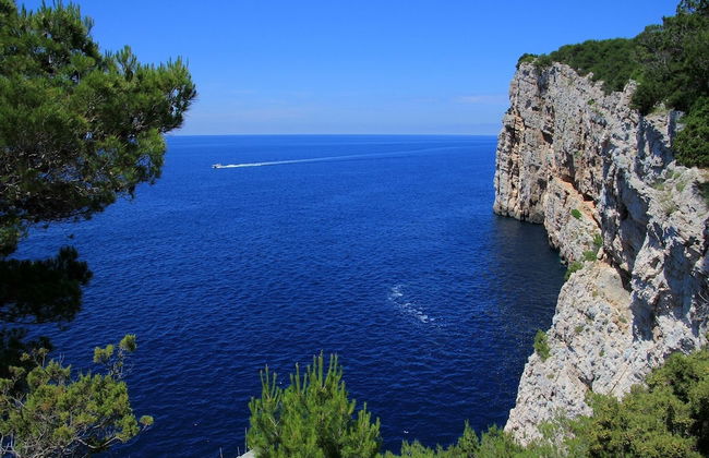 Charming Apartment 3 Sleeps 4 Guests - Photo 32