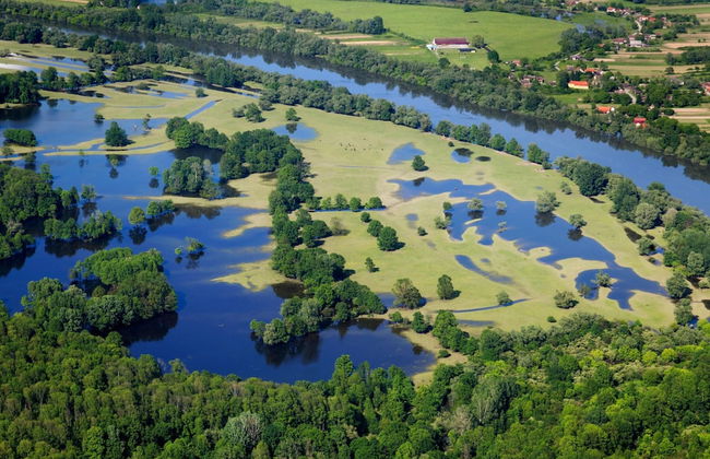 Riverside House With Hot Tub - Photo 32