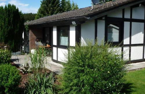 Ferienhaus Henneseeblick - Lake - View - Terrace - Hils - Wood - WIFI - Foto 1