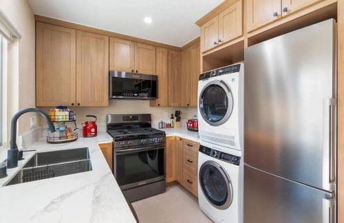 Urban Oasis - Just Remodeled - Photo 22