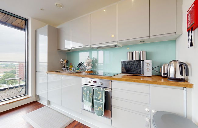 Basildon - 2 Bed Flat - Sleeps 5 - Near Station - Foto 14