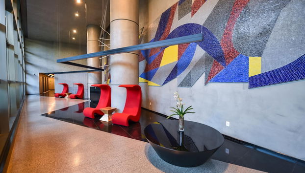 Coin salon dans le hall