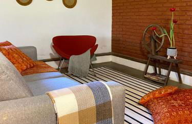 Casa charmosa em condomínio arborizado - Foto 11