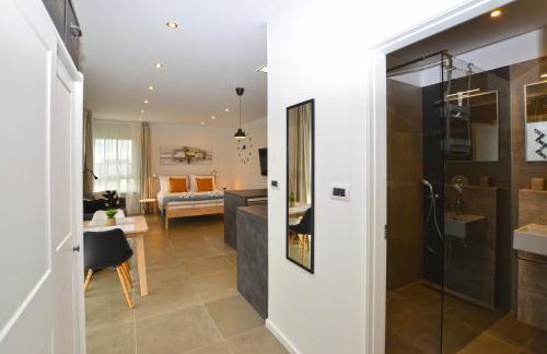 Black & White Studios - Photo 7