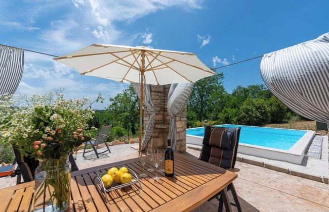 Holiday House with Pool Villa Ladybug - Photo 28