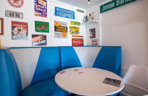 The Yellow Door Denver - Mid Century Design & Comfort - Foto 6