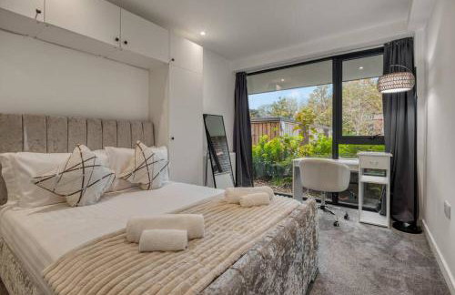 3-Bed, 2-Bath Wembley Apartment with Free Parking - Foto 14