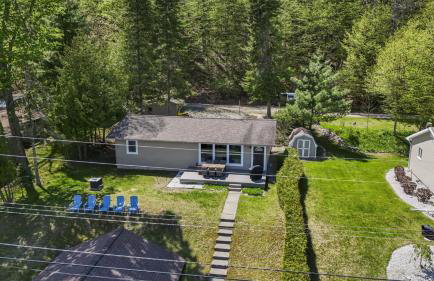 Beautiful Torch Lake House with Beach Access home - Foto 55