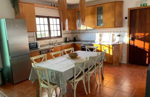 First-Line Oceanfront House in Moledo - Foto 3