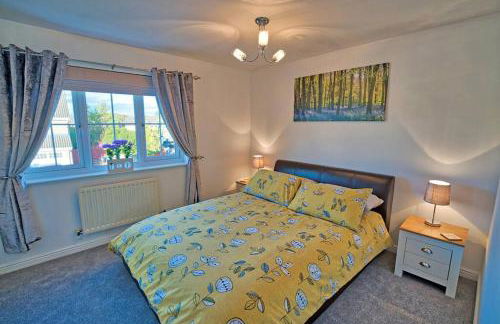 Three bedroom house in Culloden, Inverness - Photo 14