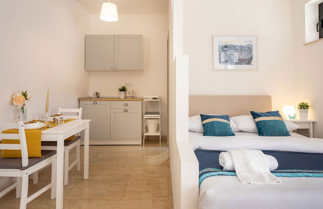 Colorful Studio Near Kvaternik Square - Photo 3