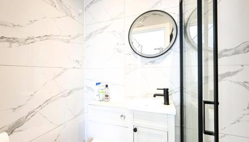 Steps from Hampton Court – Stylish London Retreat - Foto 5