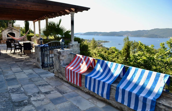 Restored 350 Year old Villa, Stunning Views, Idyllic Location, Large Pool - Photo 18