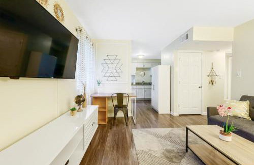 Dapper Digs - King Bed - Long Term Stays - Duke - Foto 5