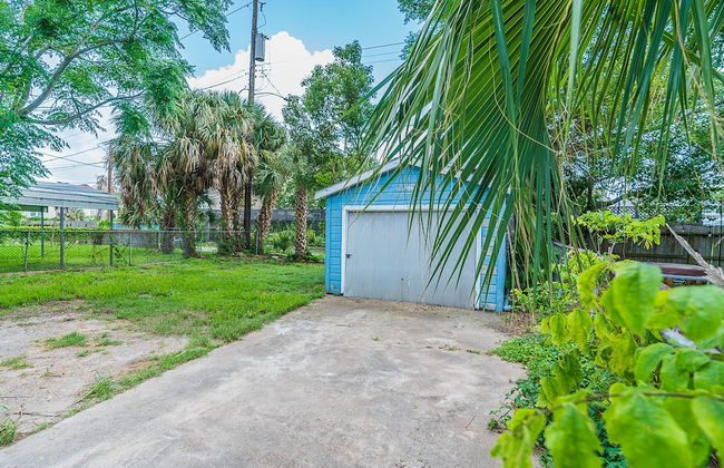 Uptown Cottage 2 Minutes to The Strand and Utmb - Foto 28