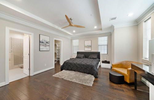 Modern Loft Unit with Patio at the Galleria - Foto 4