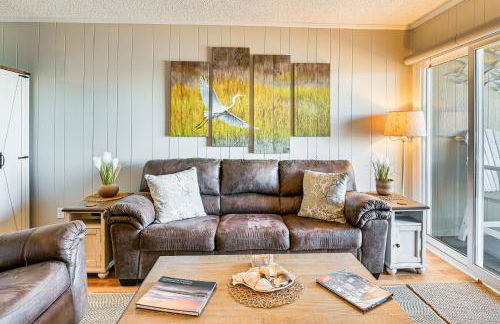 Waterfront Gem with Balcony in Garden City - Foto 4