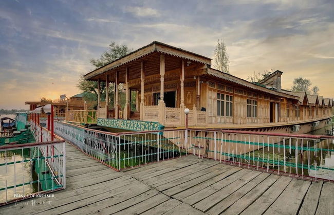 Prince of Kashmir Luxury Houseboat - Foto 2